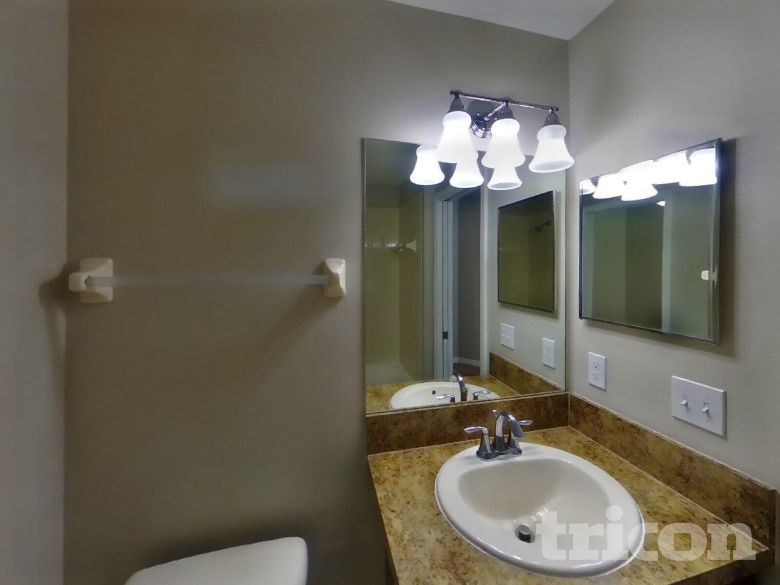 Building Photo - 12522 Cricklewood Dr