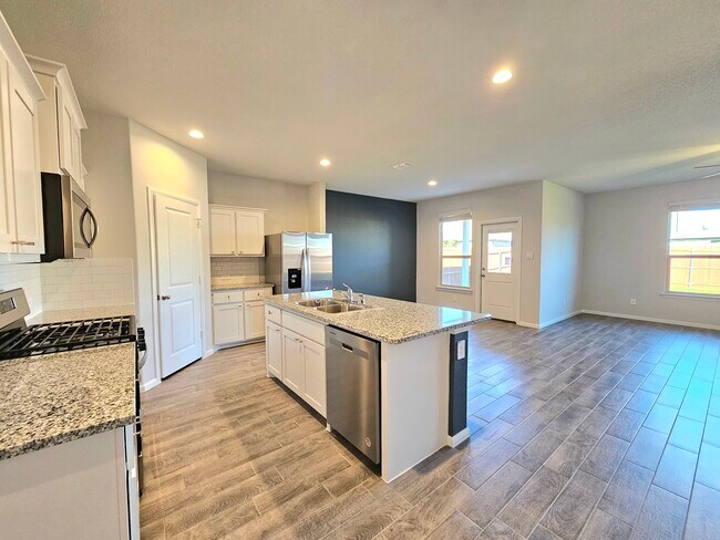 Building Photo - 5449 Red Fern Ln