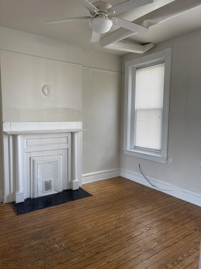 Building Photo - 17 S Lombardy St