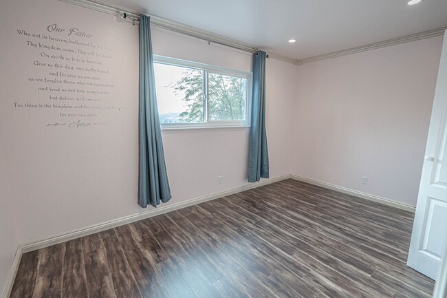 Building Photo - COMING SOON! Amazing 6 Bedroom Home for Rent in Canyon Country!