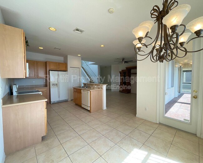 Building Photo - 17038 Tremont St