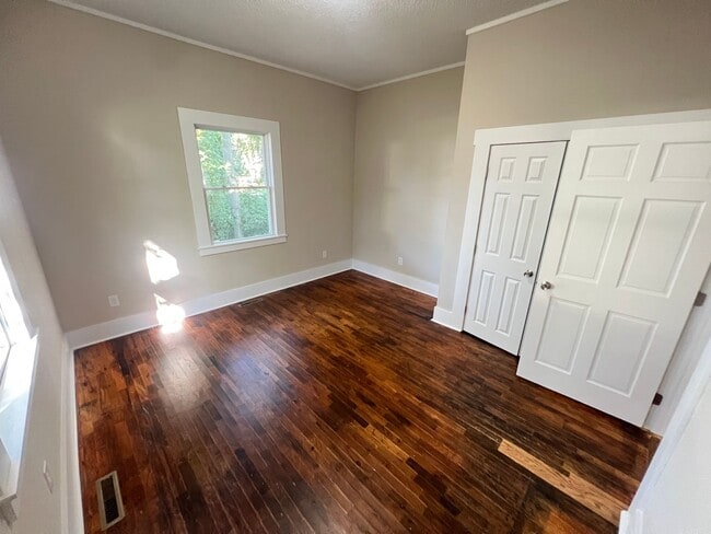 Building Photo - 3 Bed 1 Bath For Rent - Springfield