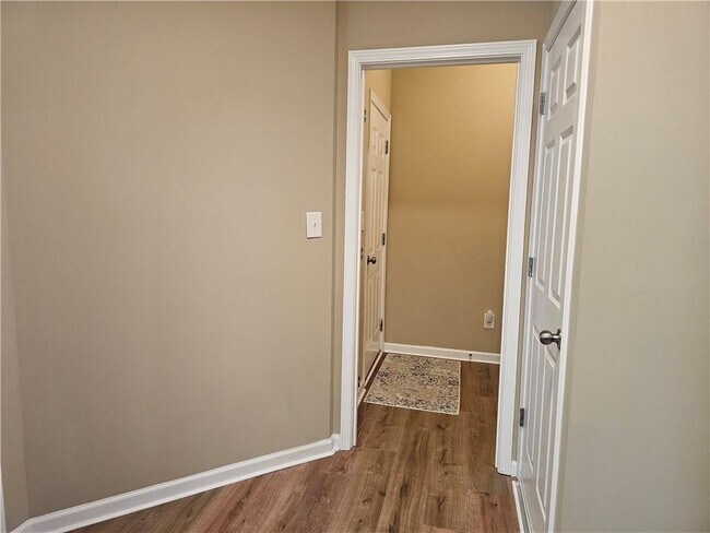 Building Photo - 2216 Worrall Hill Dr