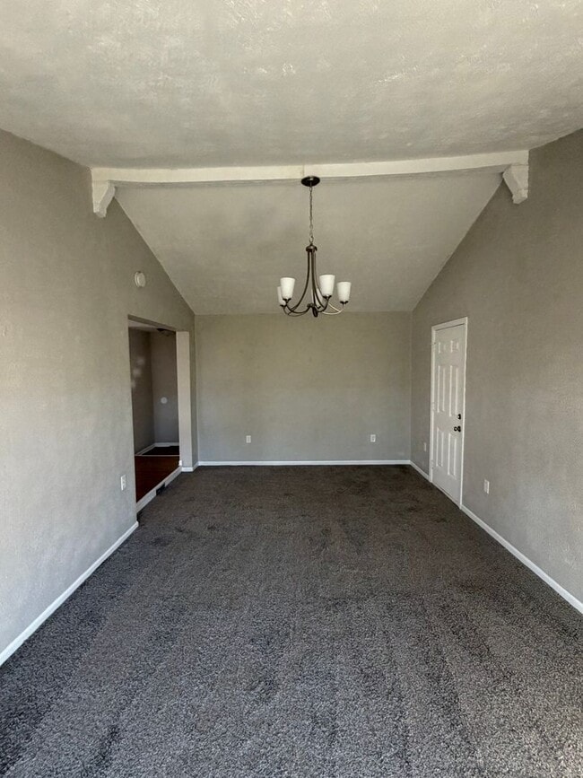 Building Photo - Section 8 Approved | Charming 3 Bed / 1 Bath Home in Lansing