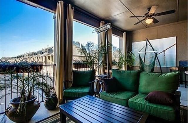 Building Photo - 7915 Parkwood Blvd