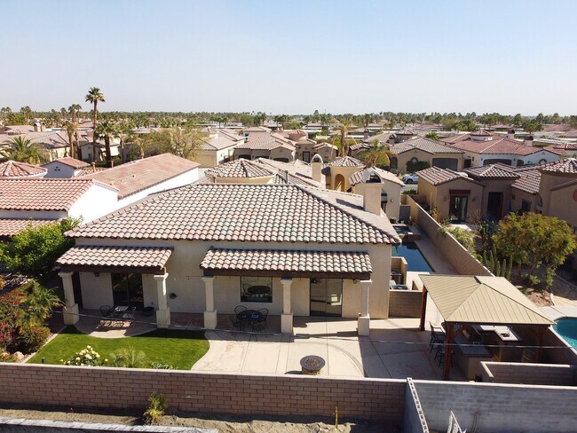 Building Photo - 57669 Santa Rosa Trail