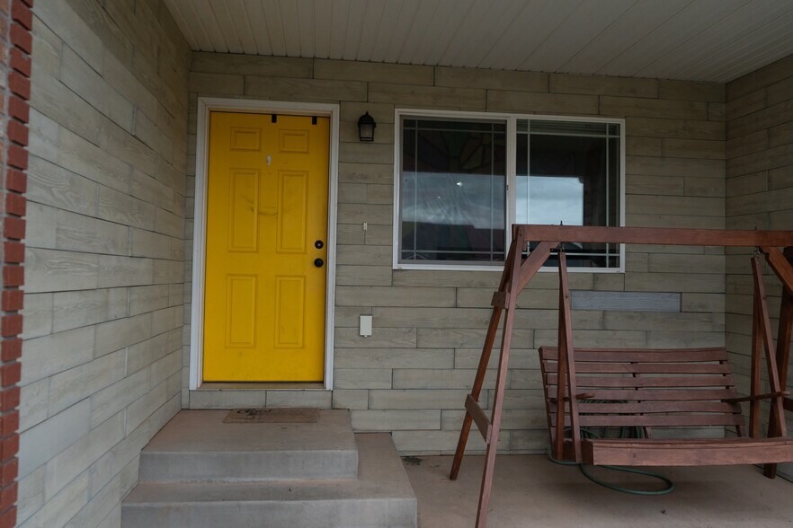 Building Photo - 2626 Knadler St