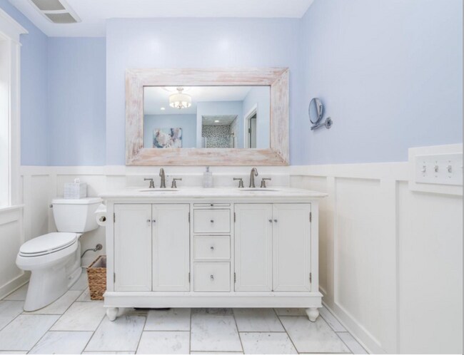 Building Photo - 307 Gaskill St