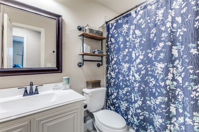 Building Photo - 3805 Orleans Way