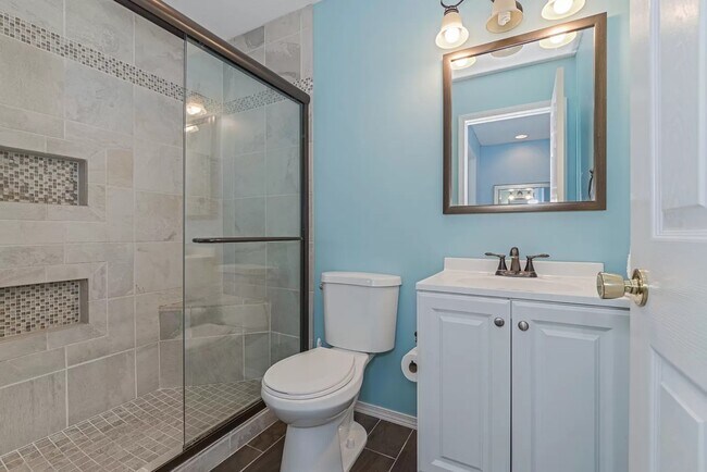 Building Photo - 244 Parktrail Rd