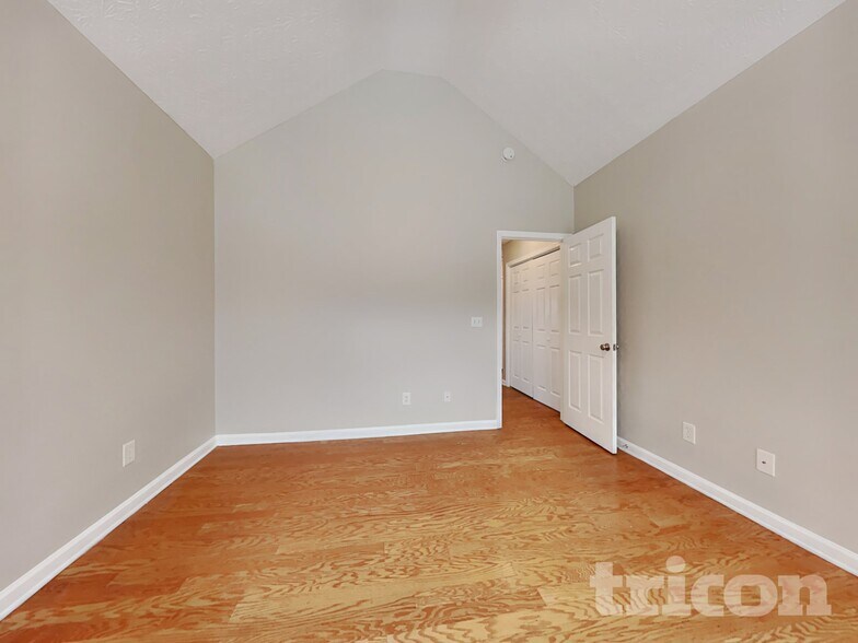 Building Photo - 32 Mountain View Dr