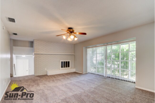 Building Photo - 2903 Lantern Dr