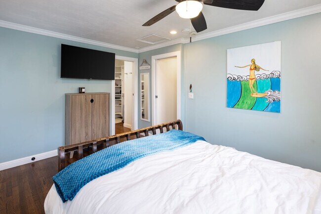 Building Photo - Privately Gated, Cool, Furnished Home, Tuc...