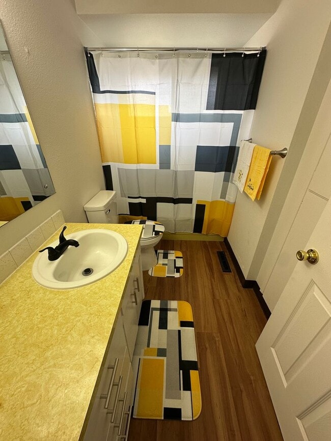 Building Photo - Gorgeous 3 Bedroom 2 Bathroom House!!!! #1101