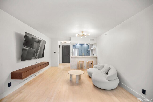 Building Photo - 101 Lombard St