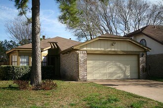 Building Photo - 11726 Plumbrook Dr