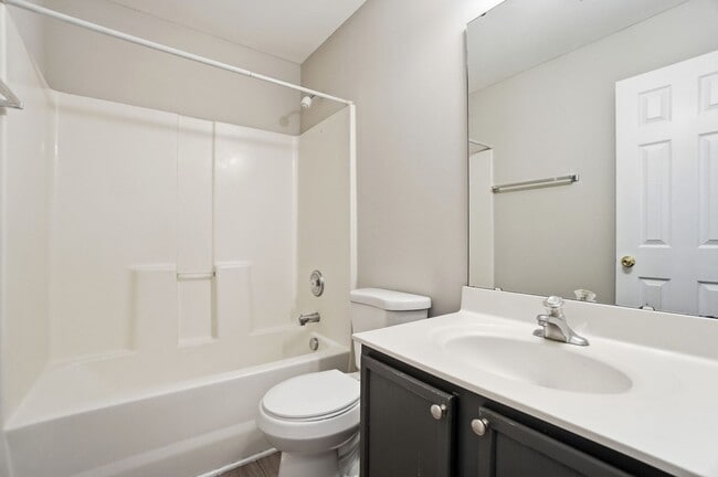 Building Photo - 3 bedroom single family home!