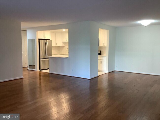 Building Photo - 5500 Friendship Blvd