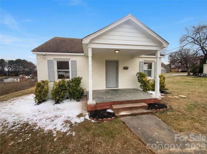 Building Photo - 2308 Grimes St