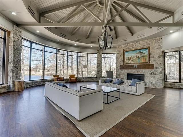 Building Photo - 5582 Yarborough Dr