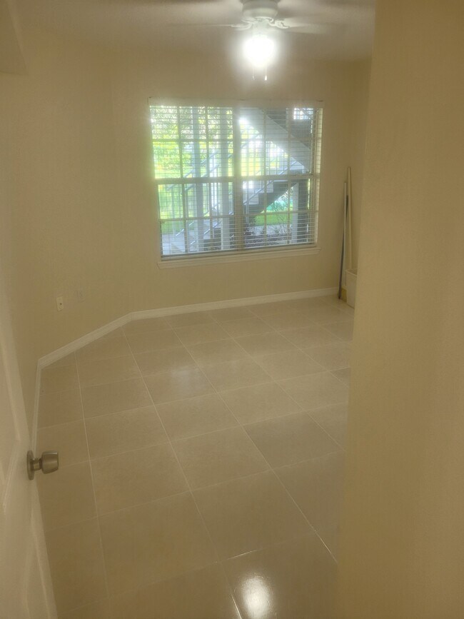 Building Photo - 850 S Tamiami Trl