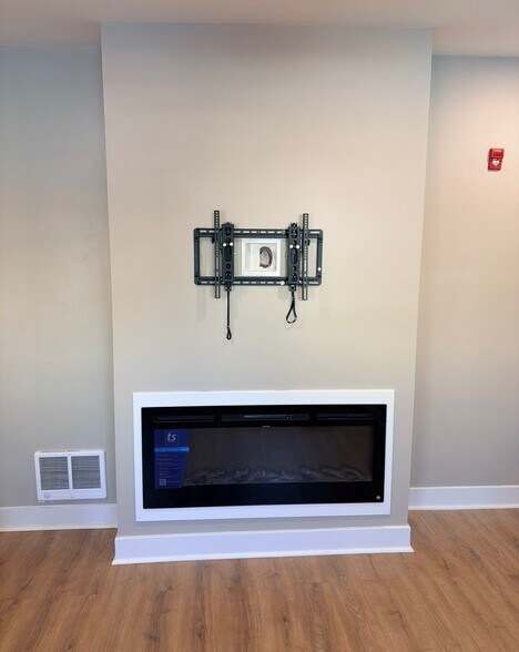 Building Photo - 1201 N 26th St