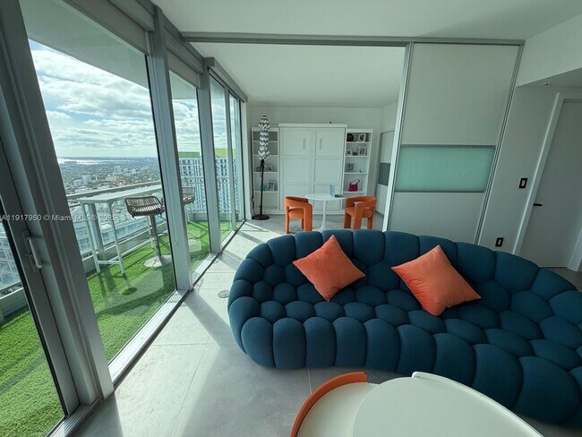 Building Photo - 92 SW 3rd St