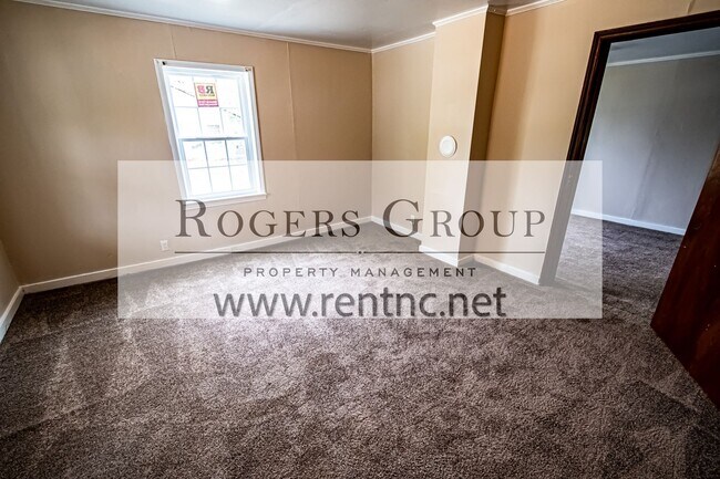 Building Photo - 220 Pearl St