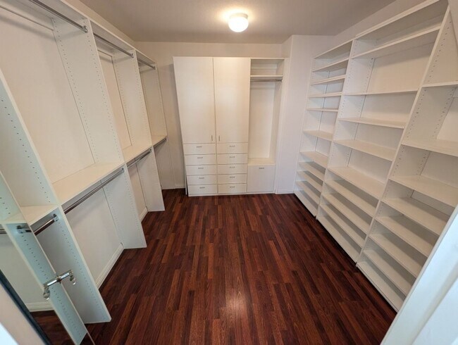 Building Photo - 9209 Worsley Park Pl