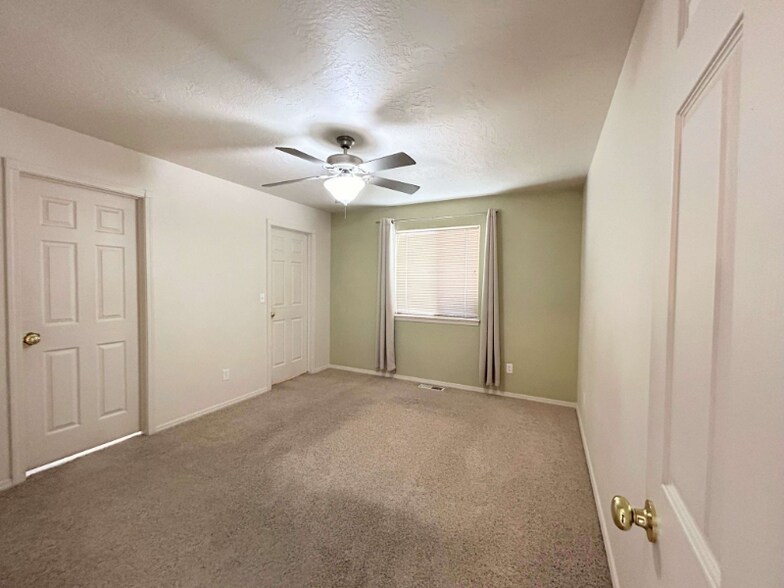 Building Photo - 1129 Golden Pheasant Dr