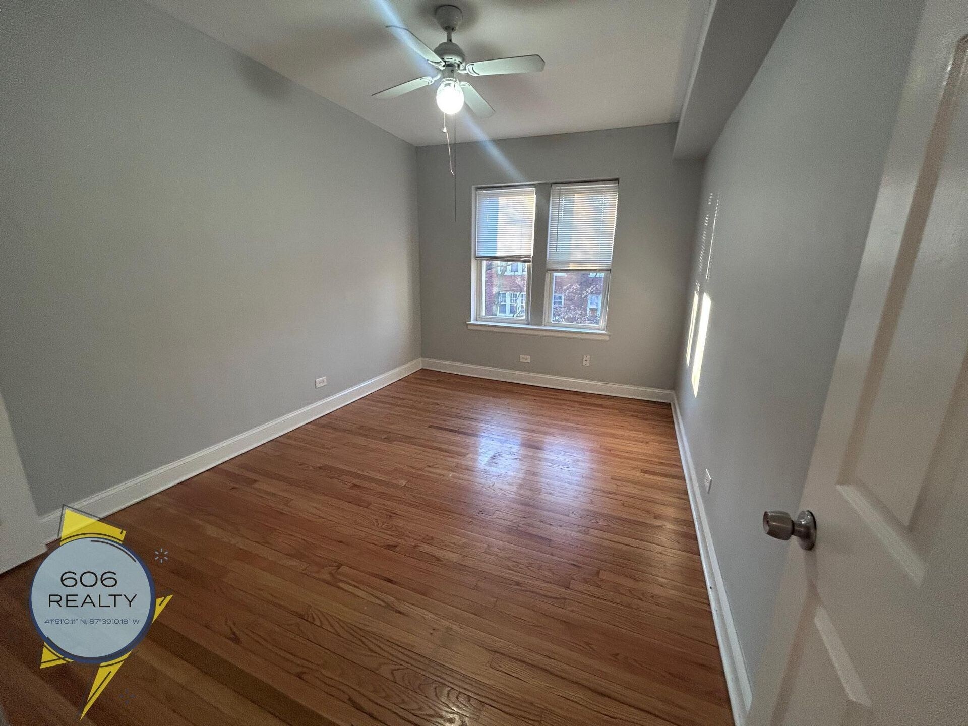 Building Photo - 2006 W Jarvis Ave