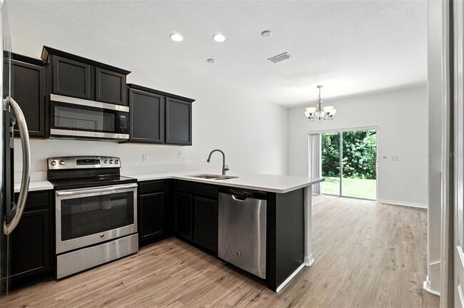 Building Photo - 10608 Savannah Plantation Ct