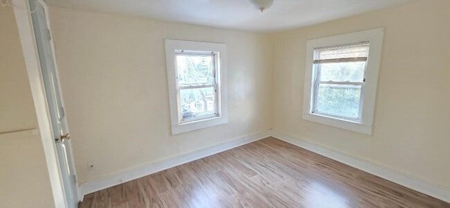 Building Photo - 18 Linden St