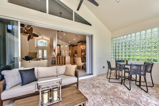 Building Photo - Pelican Marsh Pool home