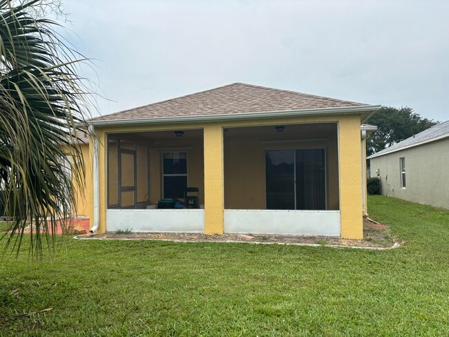 Building Photo - 1776 Vista Lake Cir