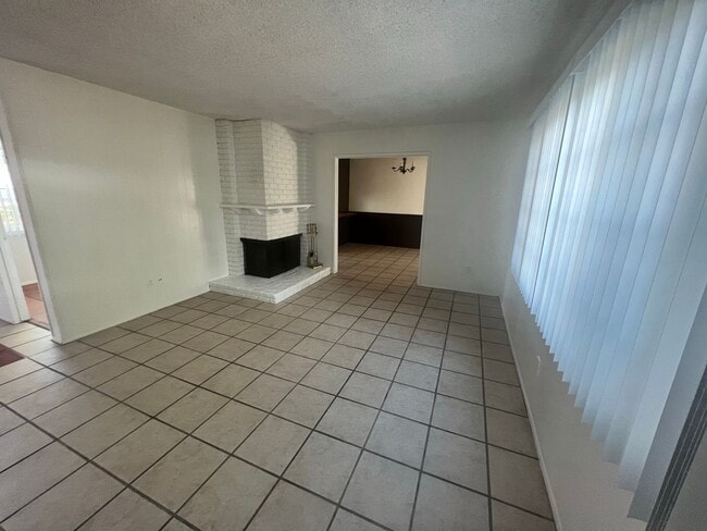 Building Photo - 3/2 Bedroom home in El Cajon with a POOL!