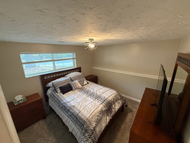 Primary suite - 825-11575S E Sunburn Ln