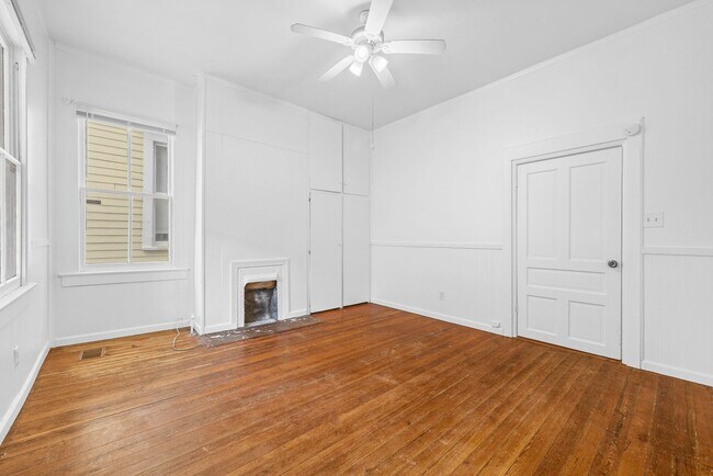 Building Photo - 112 E Anderson St