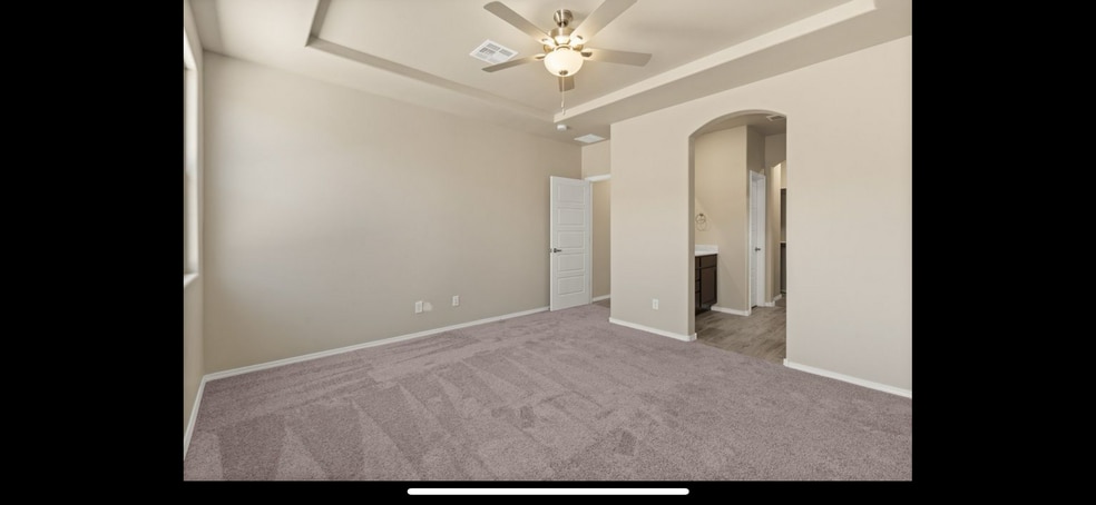 Model pic; actual master entry is right side, not left. - 2818 Cambridge Ave NE