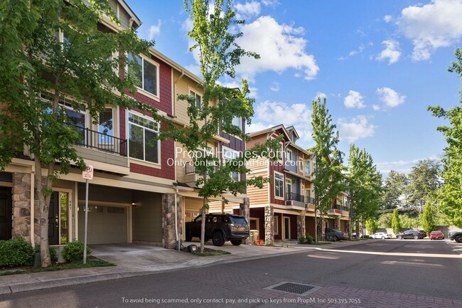 Building Photo - 441 NE Tork Pl