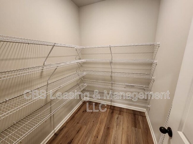 Building Photo - 2112 Sequoia Dr