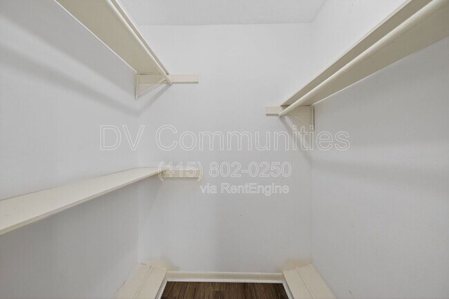 Building Photo - 7922 Coolgrove Dr