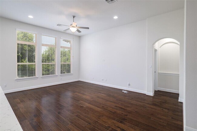 Building Photo - 2421 Blended Tree Ranch