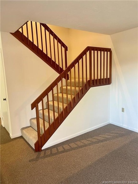 Building Photo - 3033 SW Sunset Trace Cir