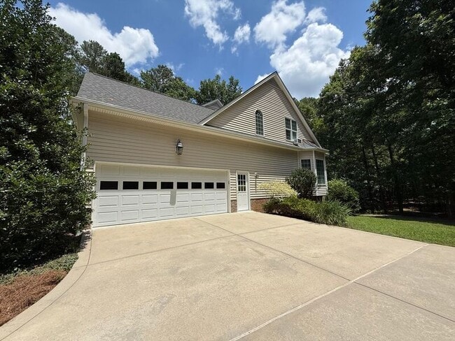 Building Photo - 3021 Hickory Tree Pl