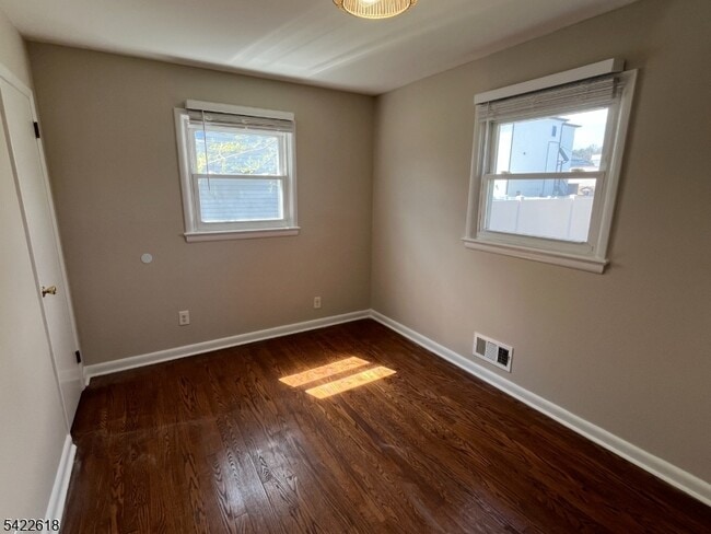 Building Photo - 76 Liberty St