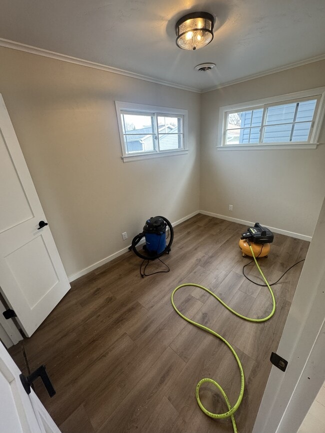 Building Photo - 1502 E Gunn St