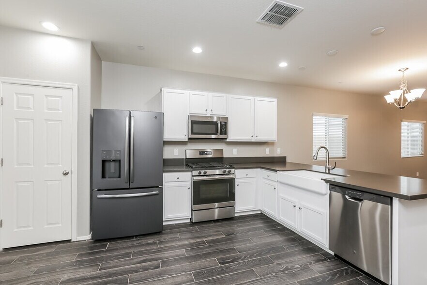 Building Photo - 21221 W Hubbell St