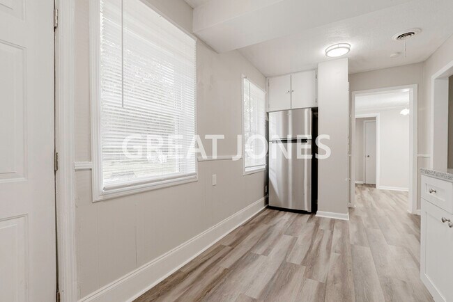 Building Photo - NOW OFFERING HALF OFF THE FIRST FULL MONTH...