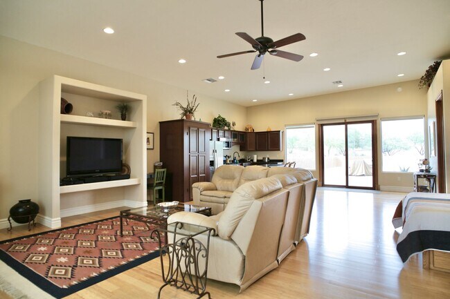 Building Photo - Mountain and City Views from this Furnishe...
